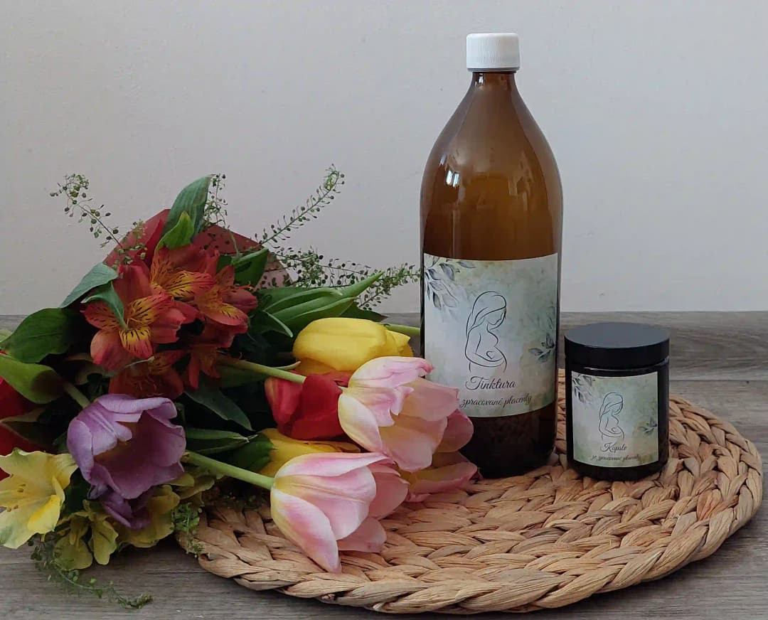 Zpracování placenty do kapslí - služba porodní asistentky Simony Berkové