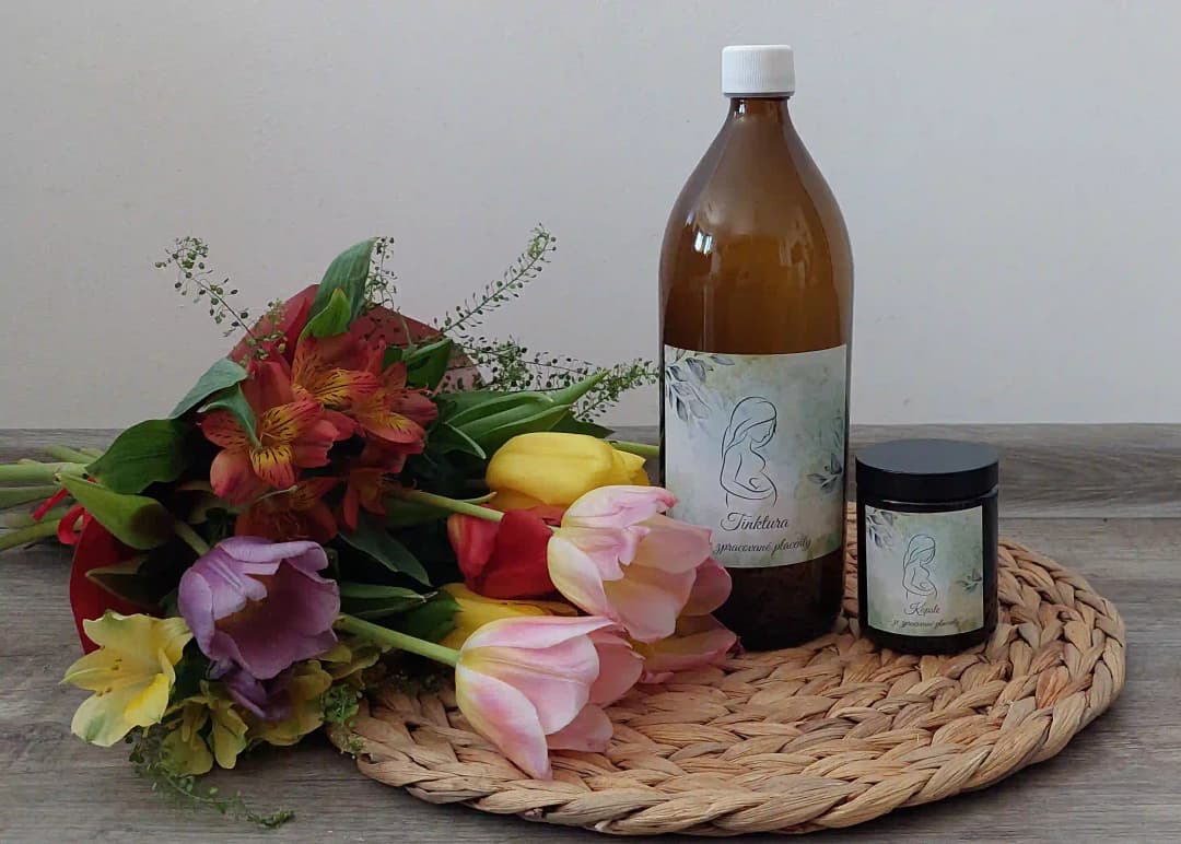 Zpracování placenty do kapslí - služba porodní asistentky Simony Berkové