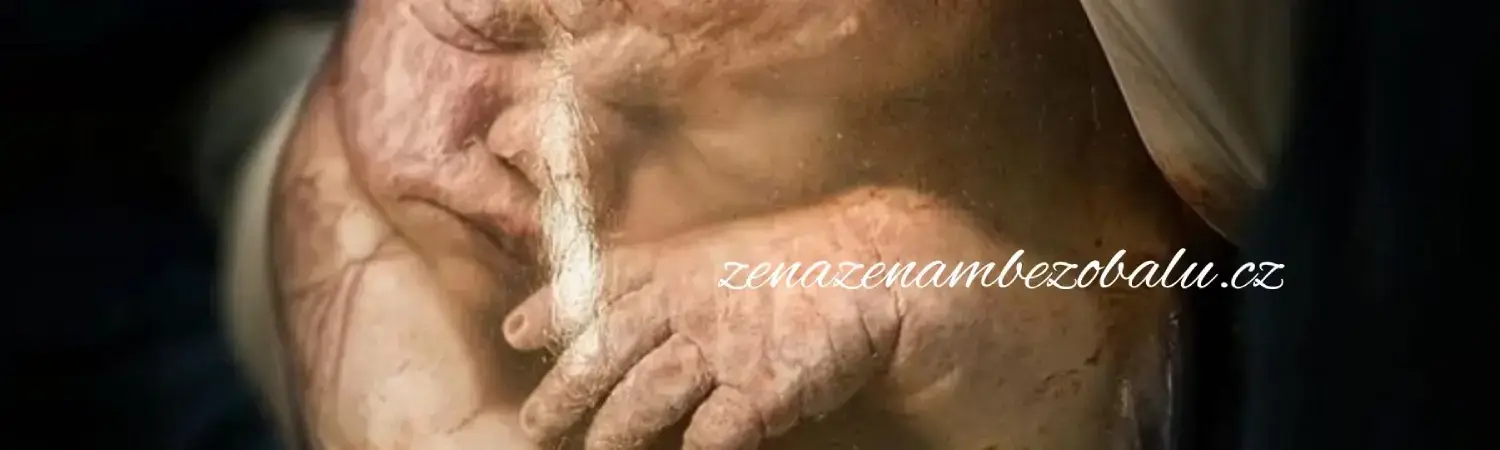 Musí mi prasknout voda, abych začala rodit?